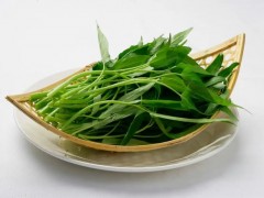 哪些蔬菜容易受到農(nóng)藥污染？這些蔬菜買回家記得提前浸泡！